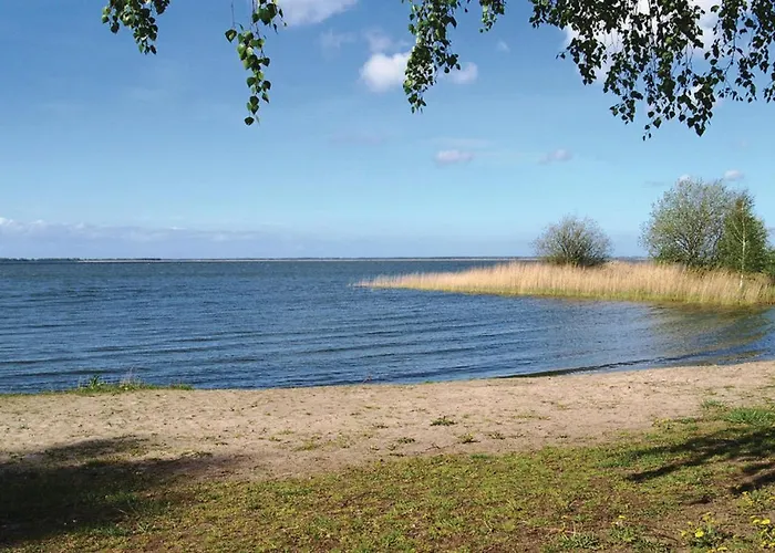 Prázdninový dům 2 Bedroom Lovely In *