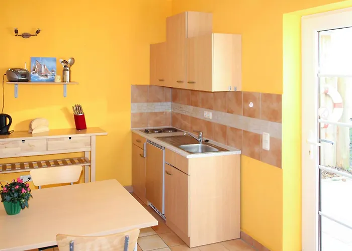 Prázdninový dům 2 Bedroom Lovely In *